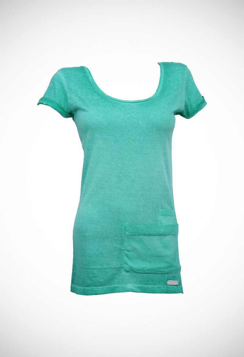 Deep u-neck shortsleeve t-shirt